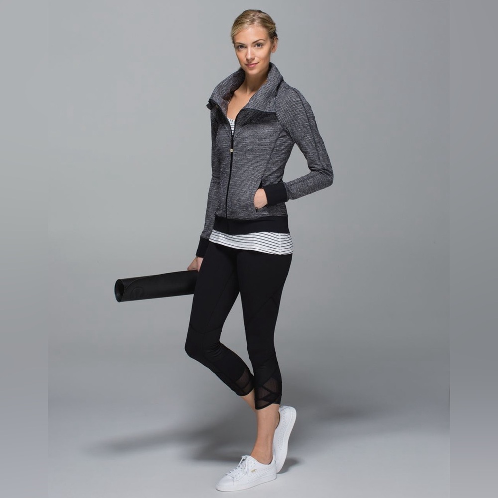 Lululemon Be Present Jacket in Coco Pique Black Heathered Full Zip Sweater Sz 12 - Picture 3 of 16